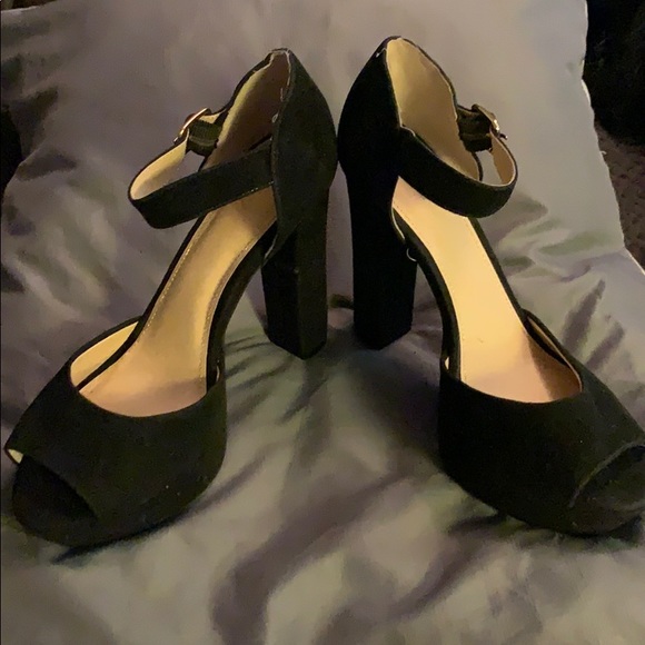 Velvet Platform Sandals - Picture 2 of 4